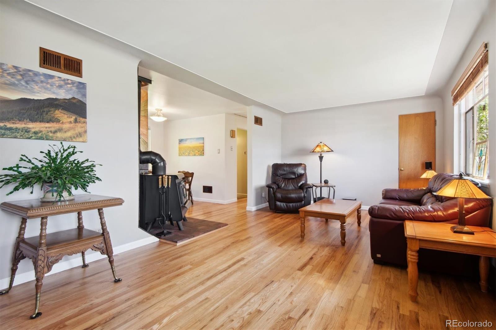 2325 W Ford Place