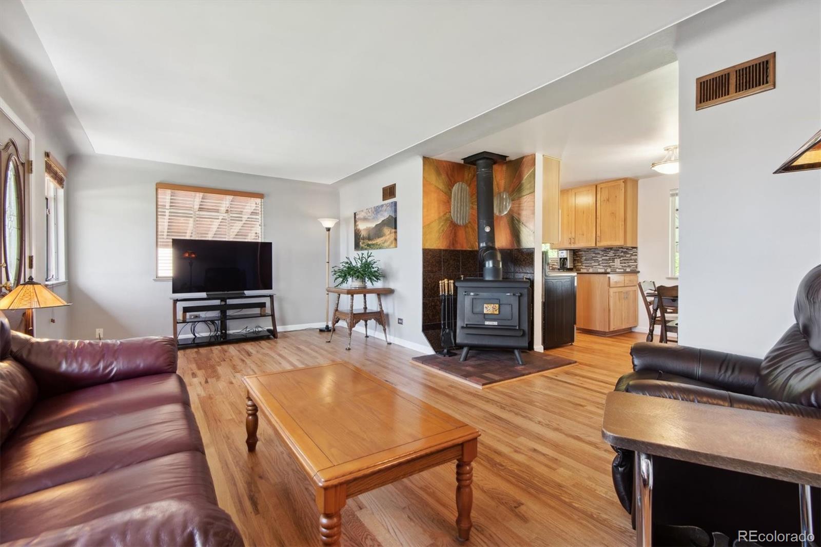 2325 W Ford Place