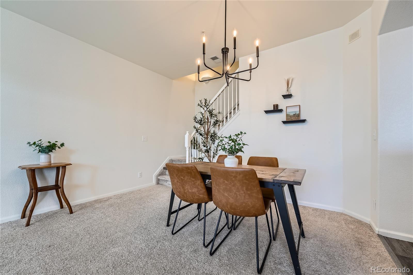 431 Black Feather Loop Unit: 817