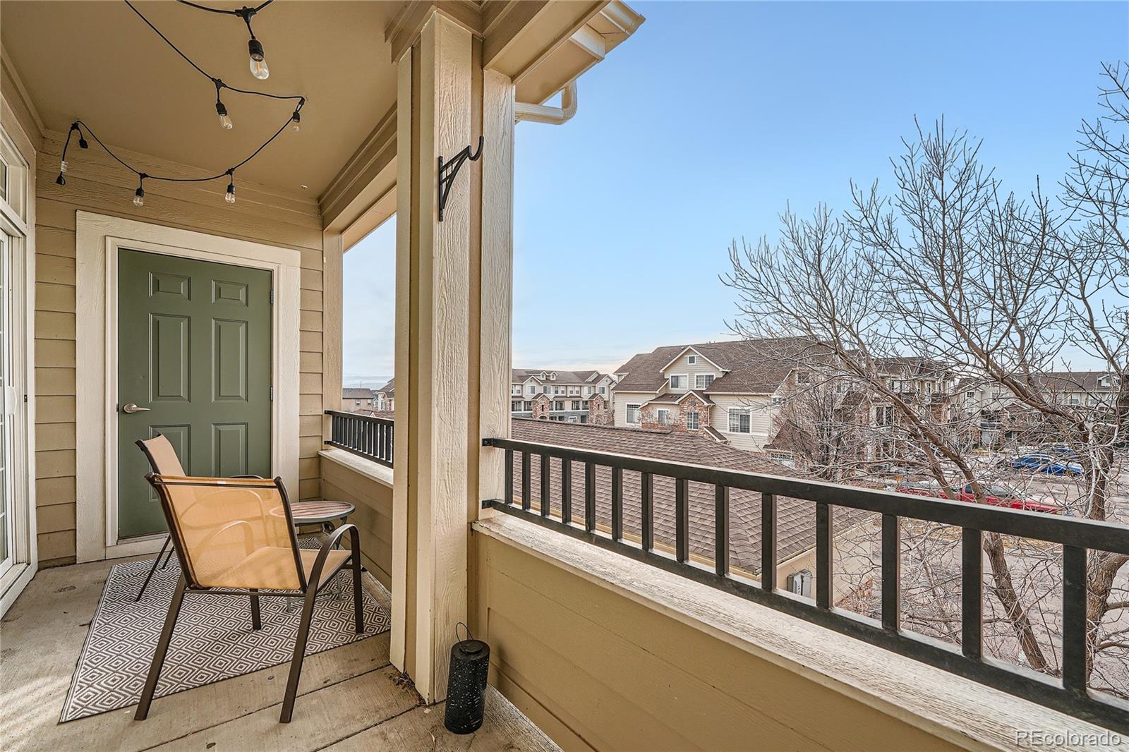431 Black Feather Loop Unit: 817