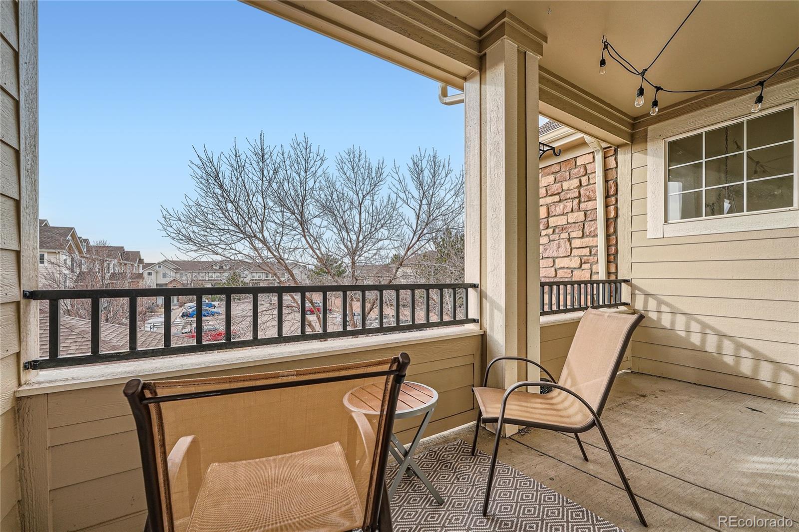 431 Black Feather Loop Unit: 817