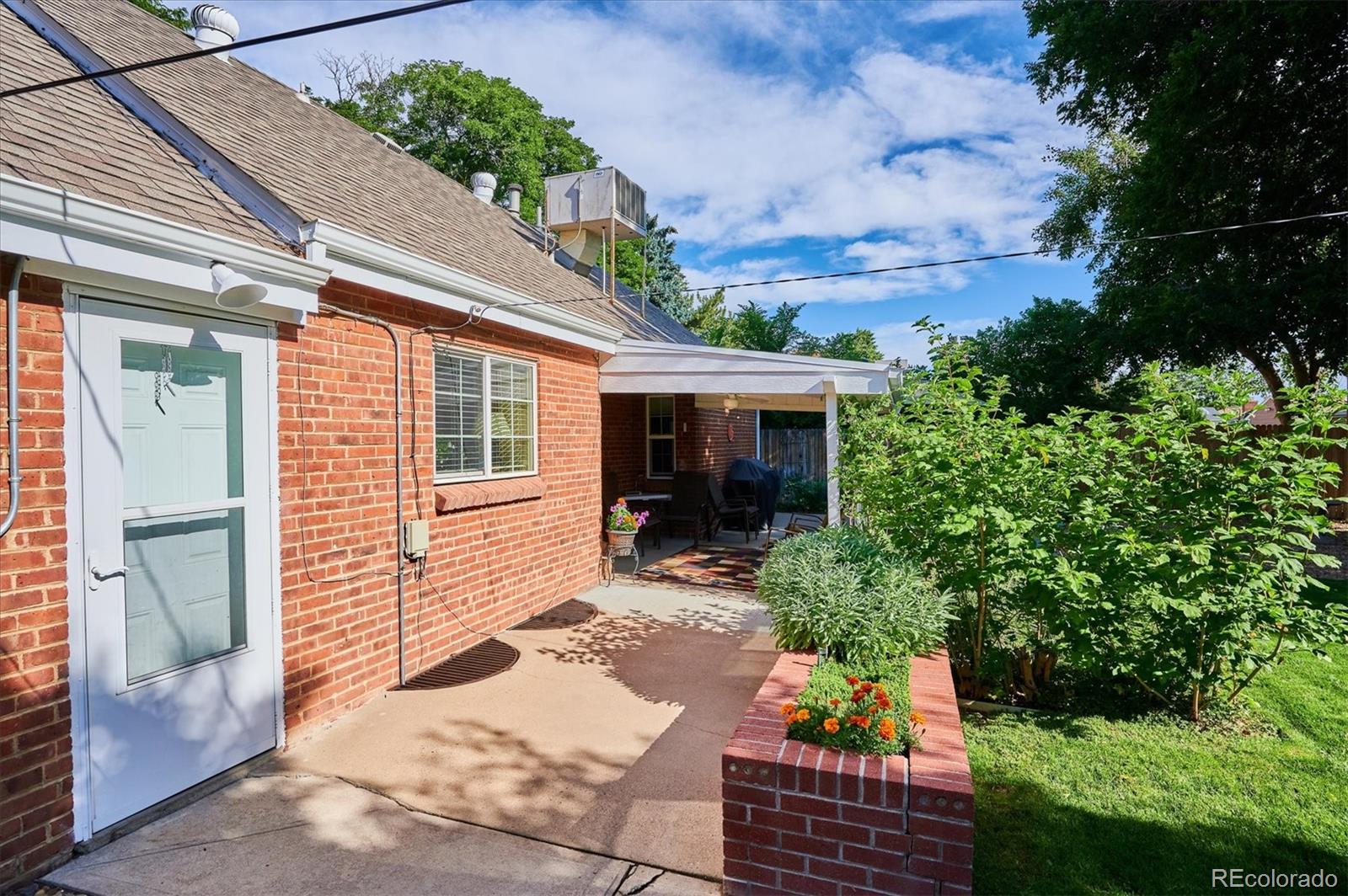 2640 Locust Street