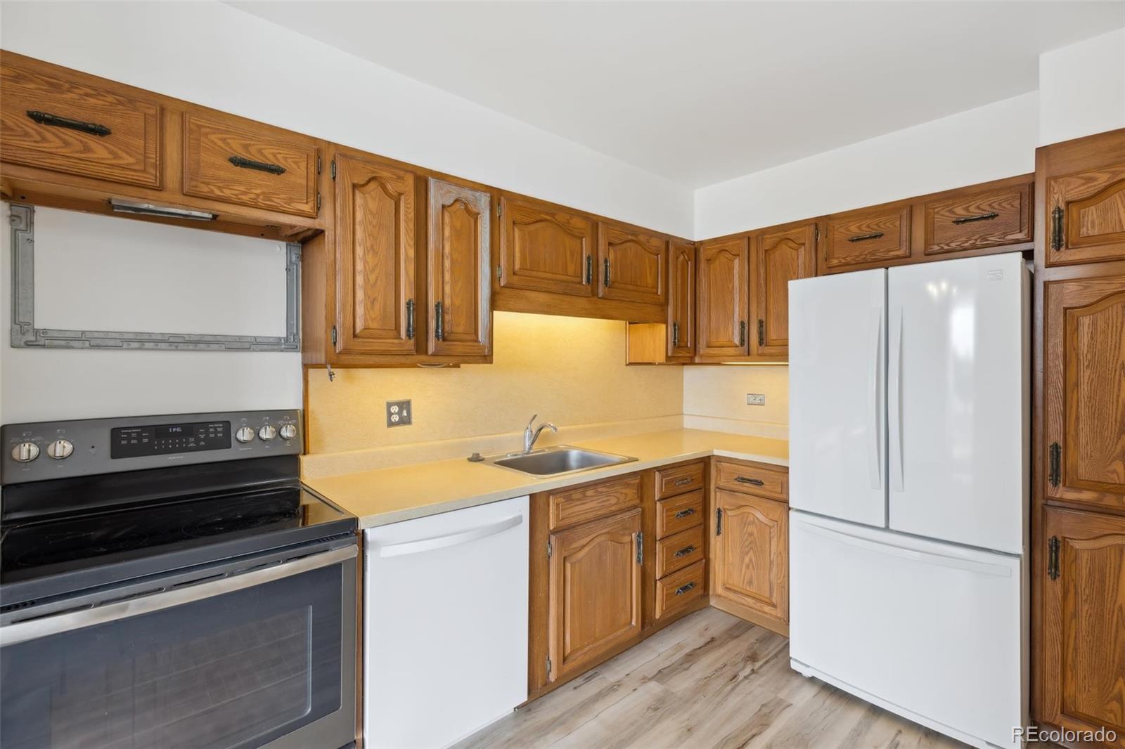 4570 E Yale Avenue Unit: 706
