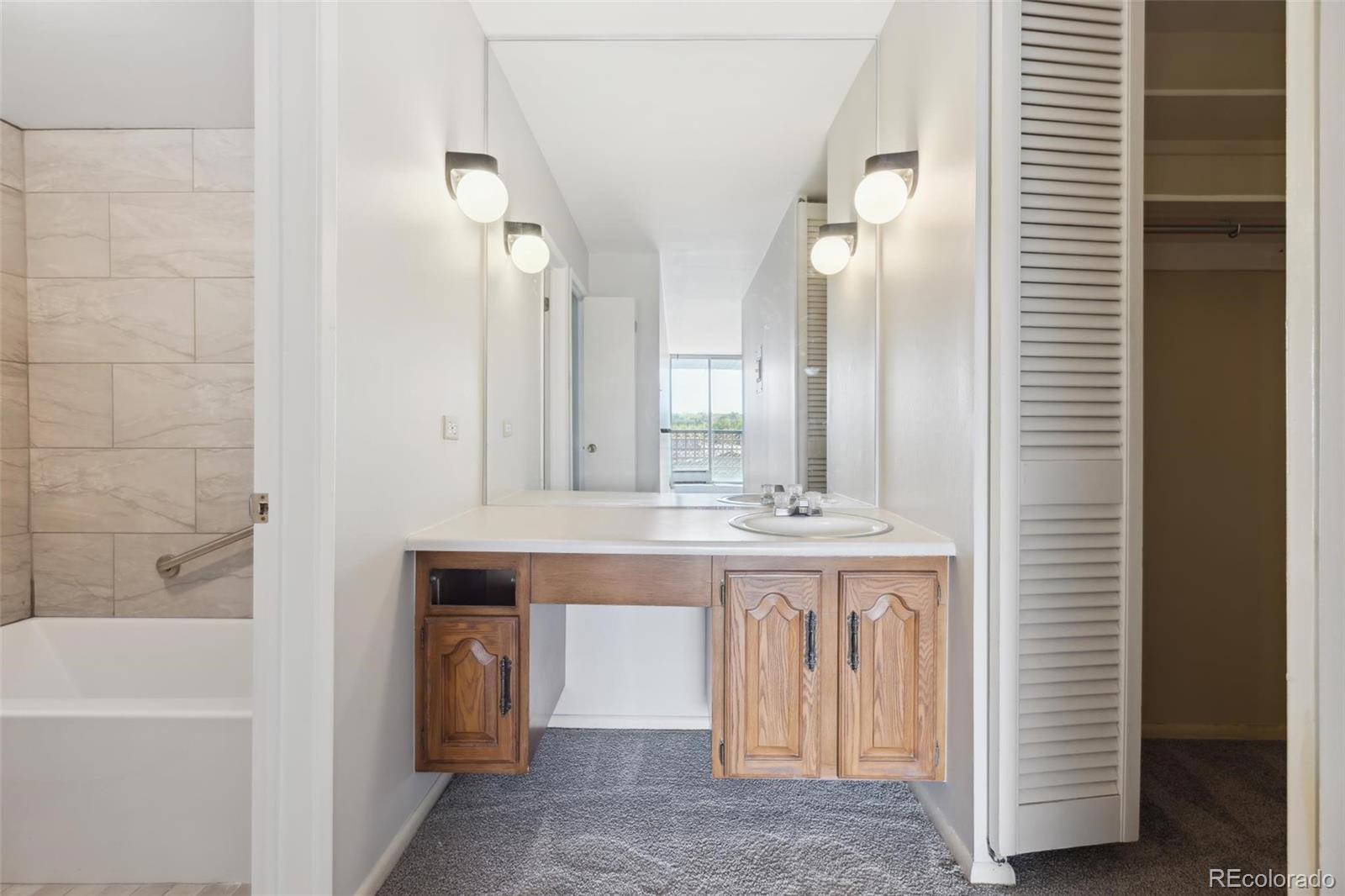 4570 E Yale Avenue Unit: 706