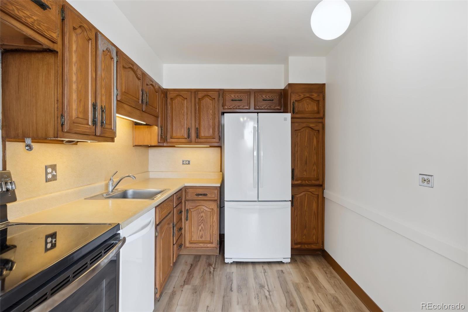 4570 E Yale Avenue Unit: 706