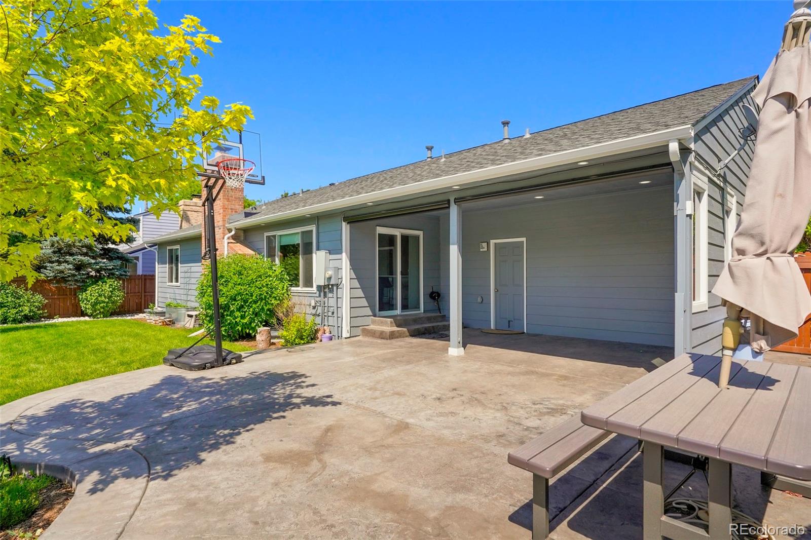 1521 S Ventura Street