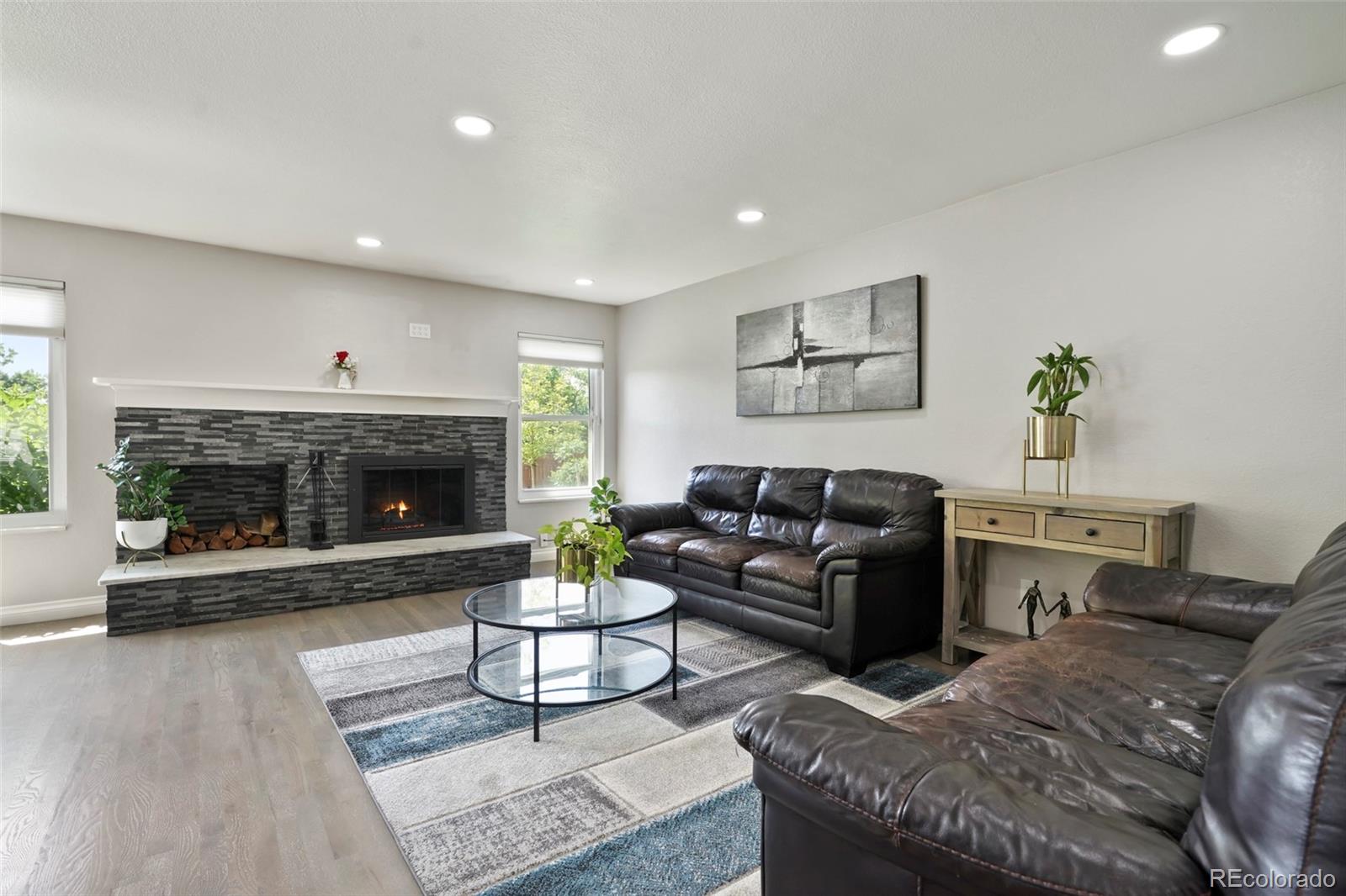 1521 S Ventura Street
