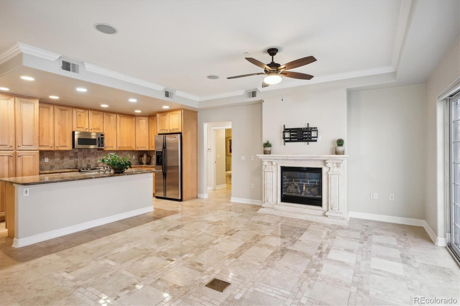 40 S Madison Street Unit: 102