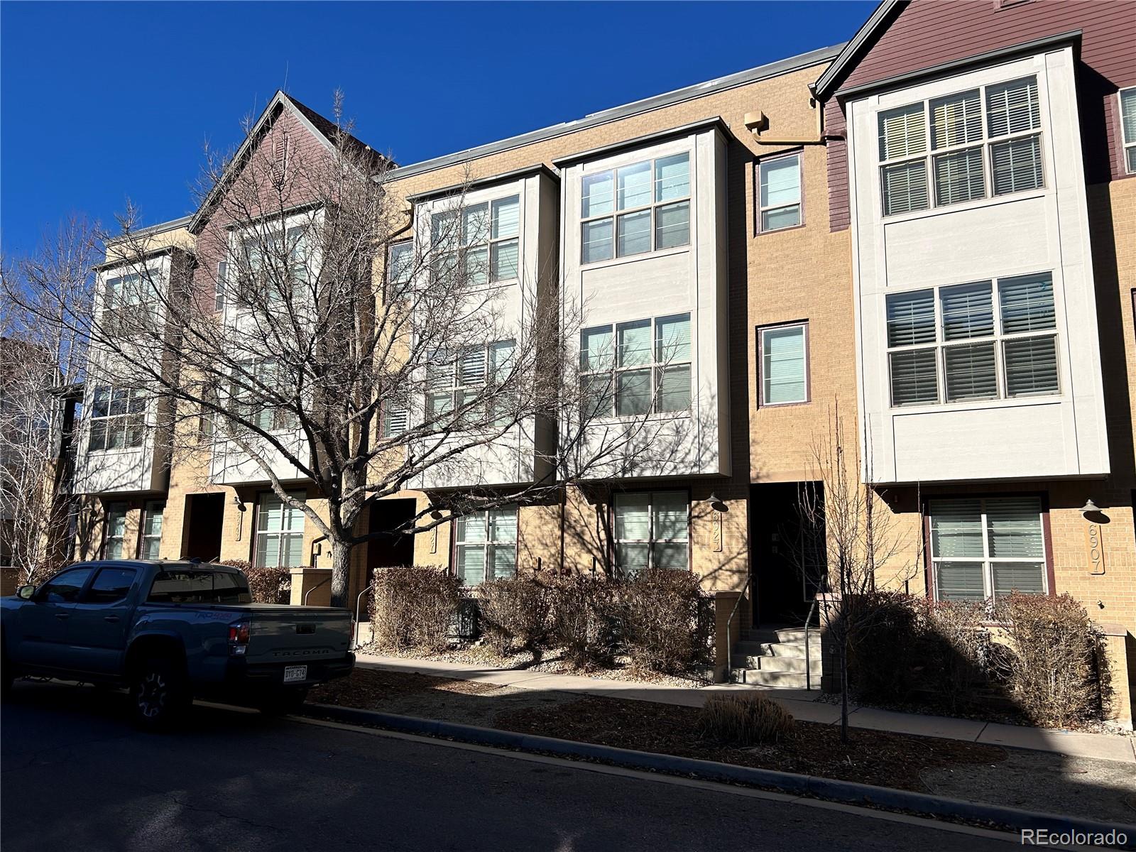 6927 W Virginia Place