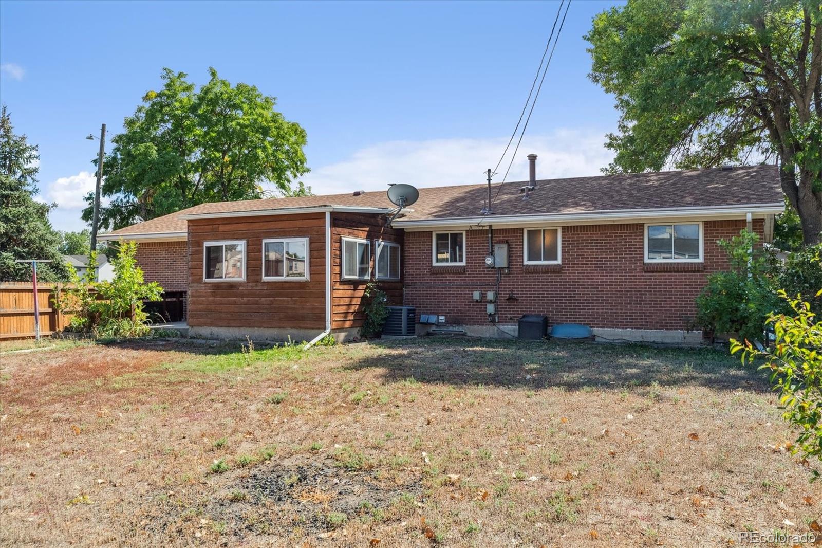 7255 E Louisiana Avenue