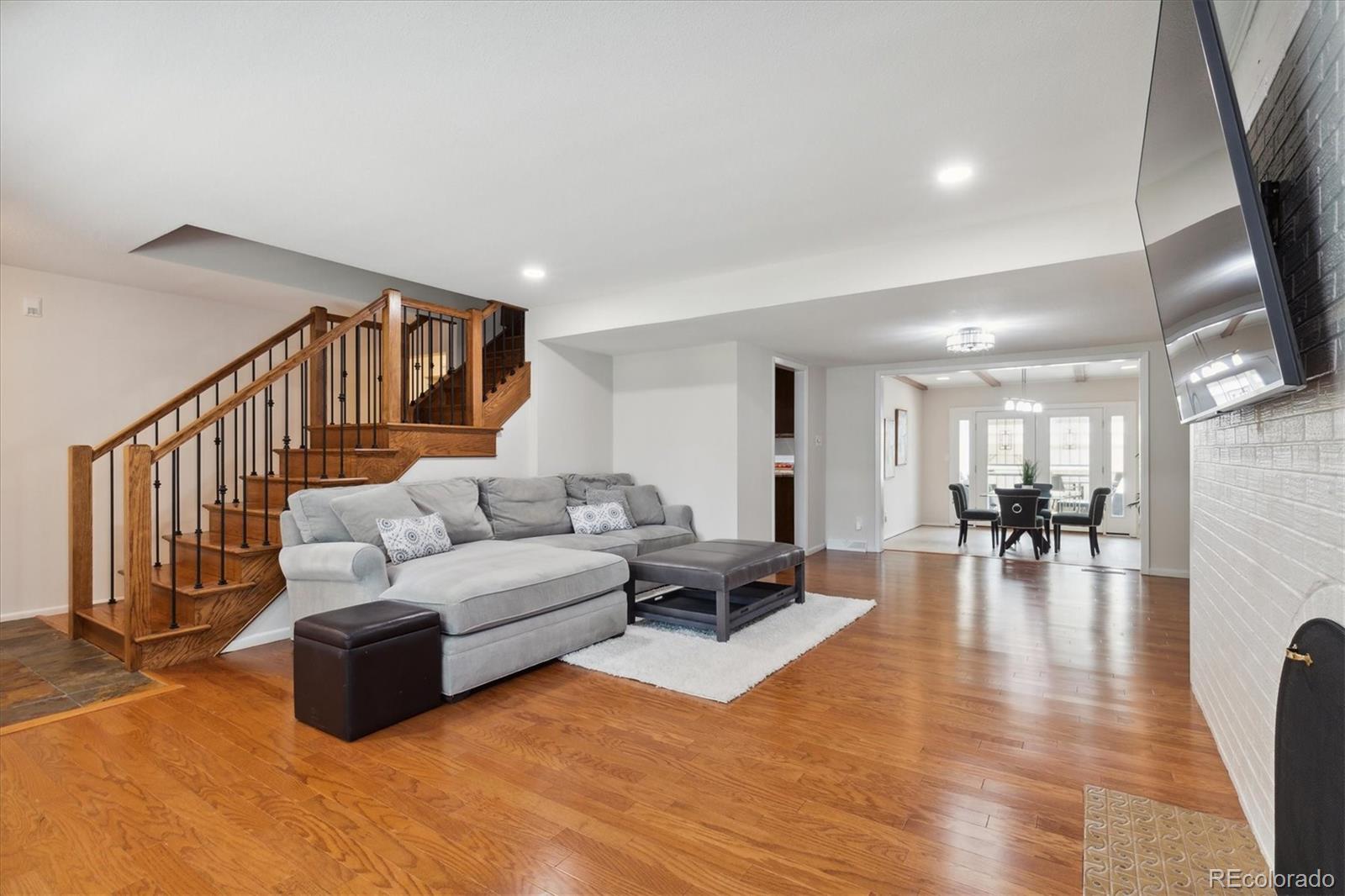 3324 S Oneida Way