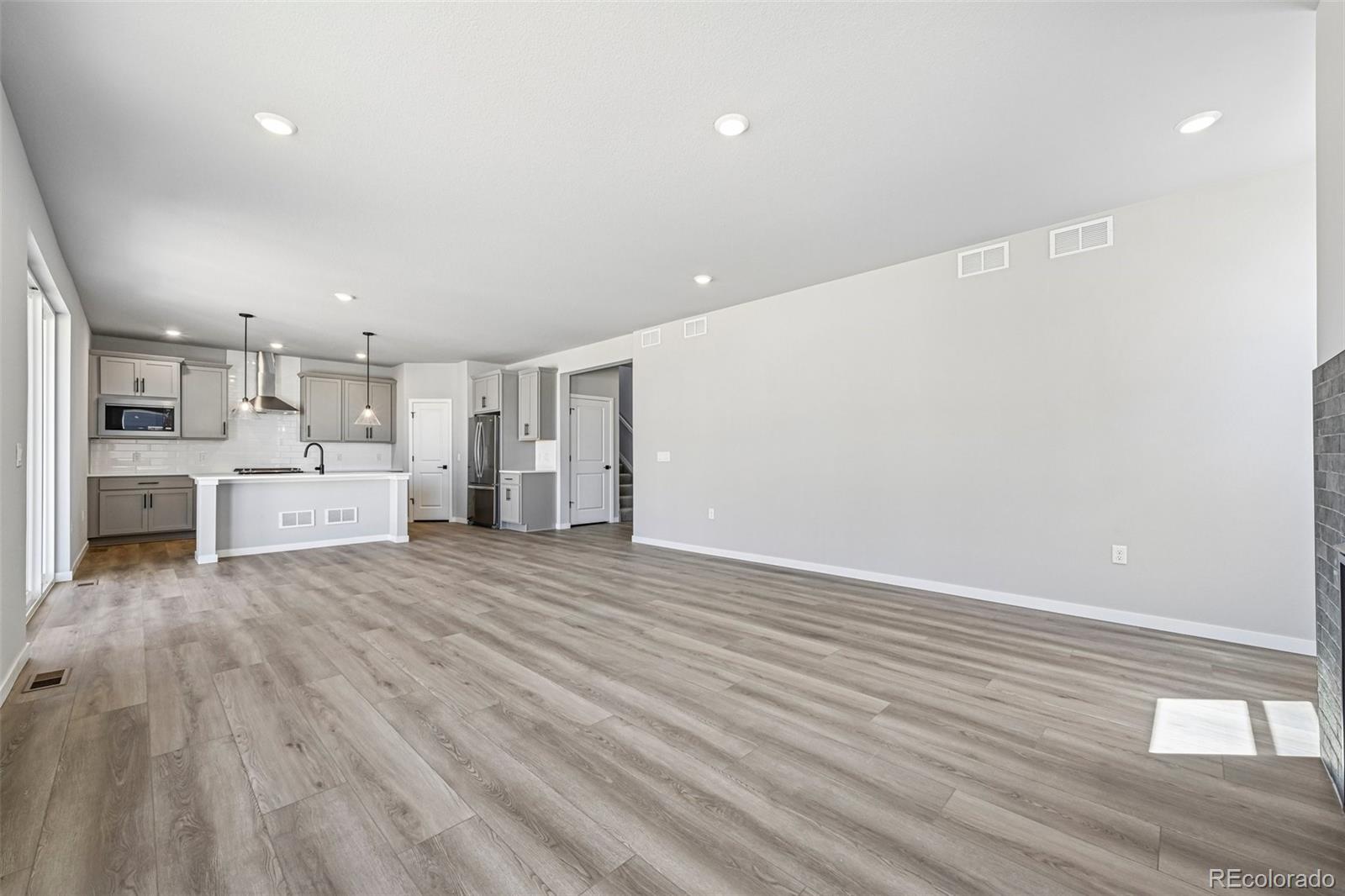 13795 Daffodil Way