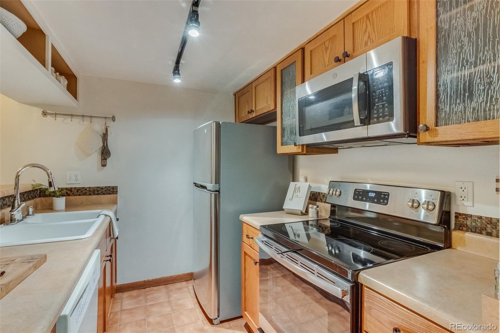 540 S Forest Street Unit: 4-202