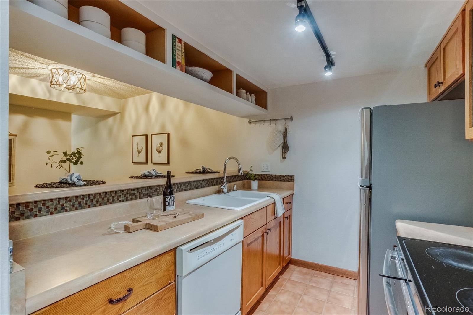 540 S Forest Street Unit: 4-202