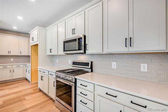 6882 Oak Canyon Circle
