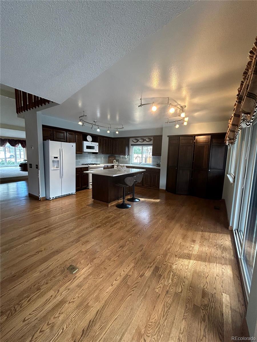 8002 Field Court