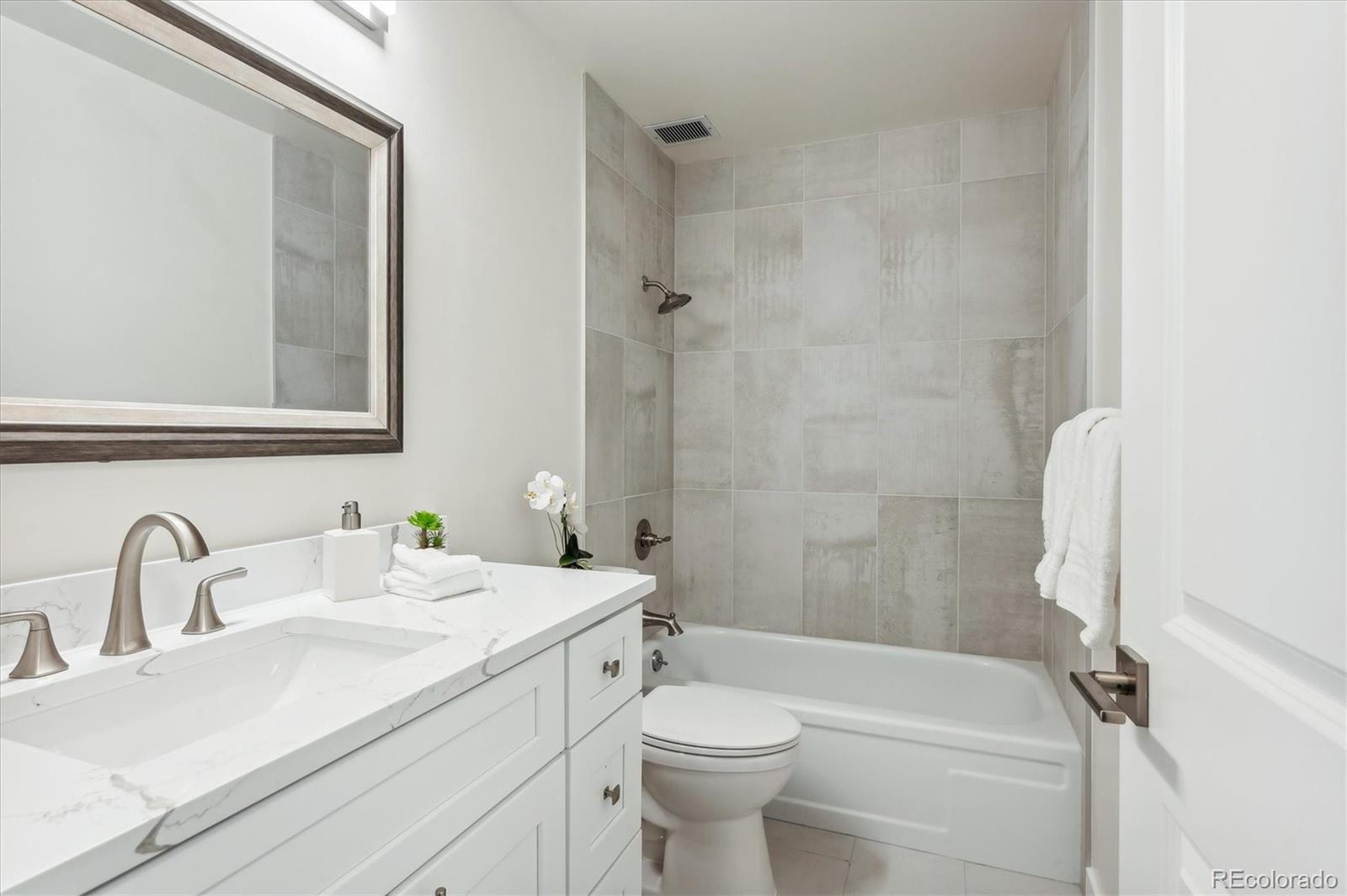 610 S Alton Way Unit: 5D