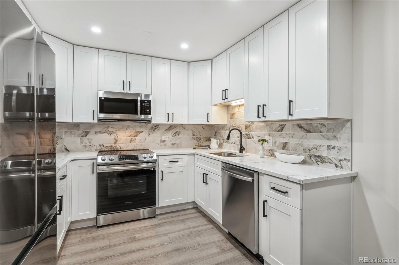 610 S Alton Way Unit: 5D