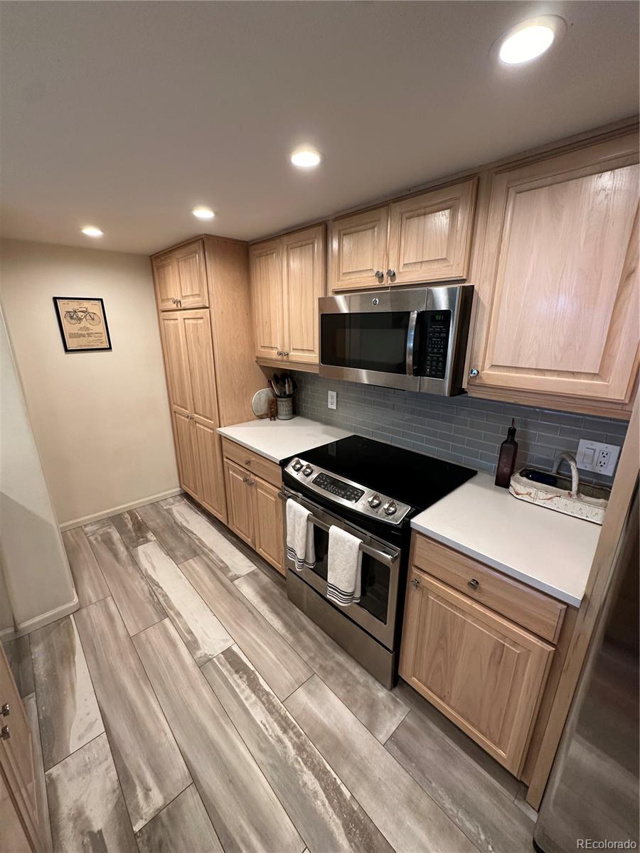23666 Pondview Place Unit: H