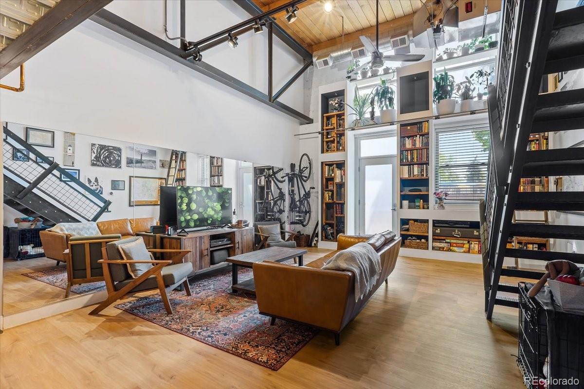 1111 Osage Street Unit: 11