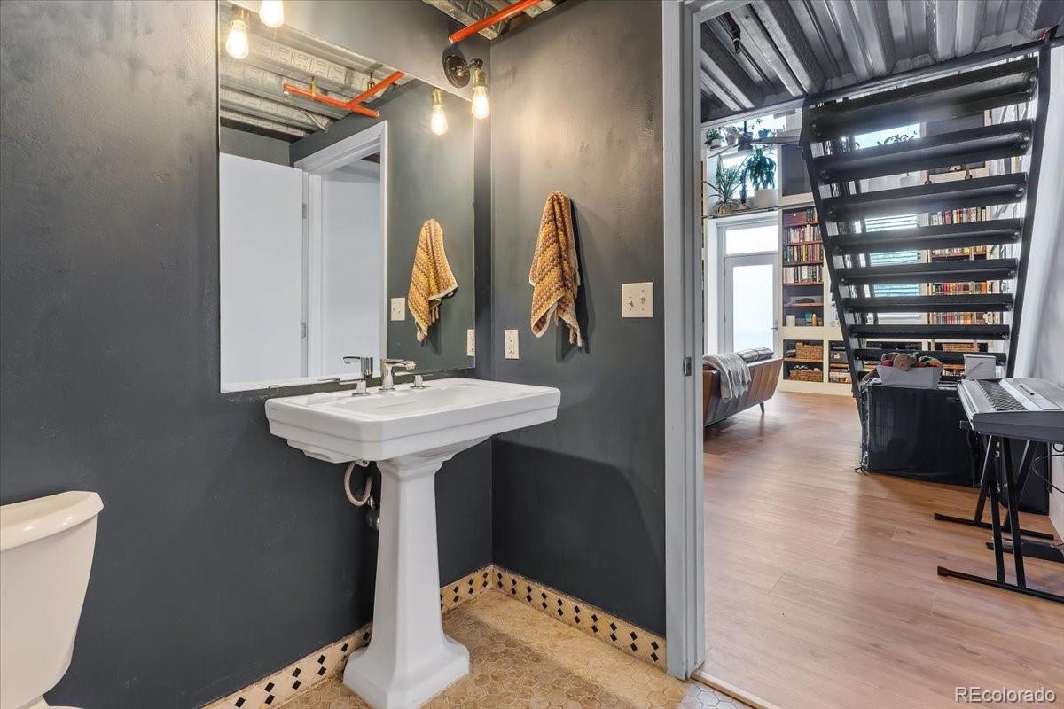 1111 Osage Street Unit: 11