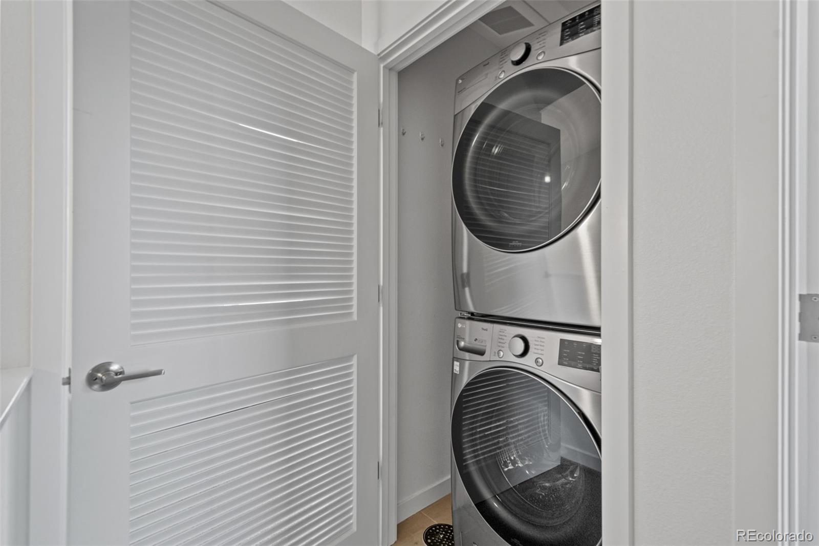 8711 E Hampden Avenue Unit: 6