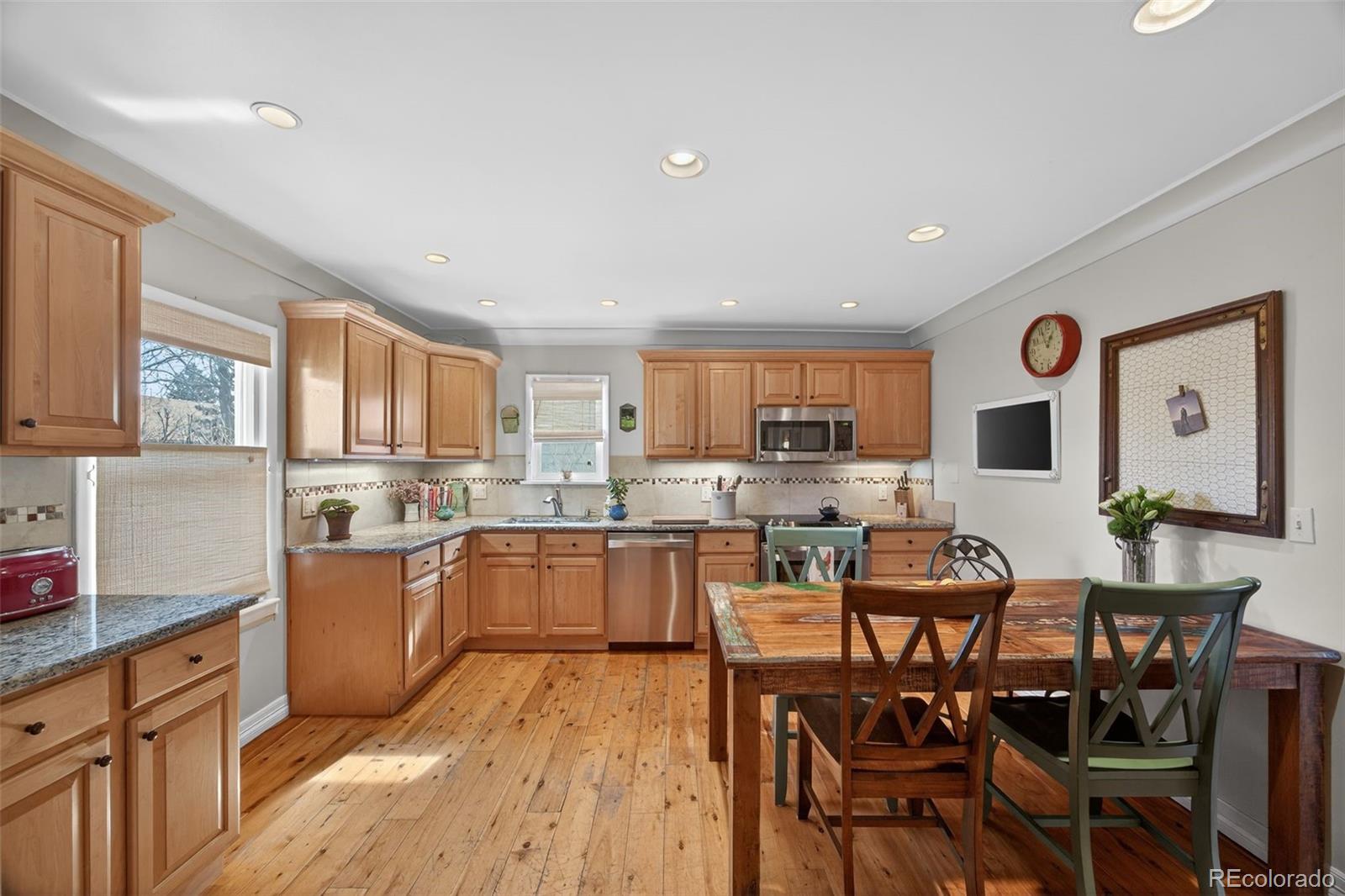 5641 S Hickory Street