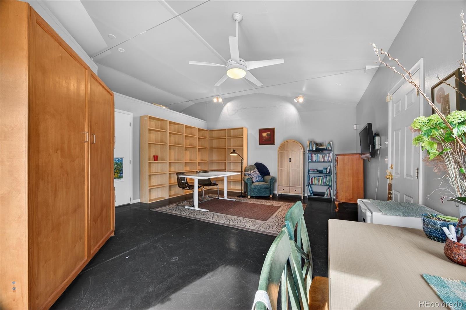 5641 S Hickory Street