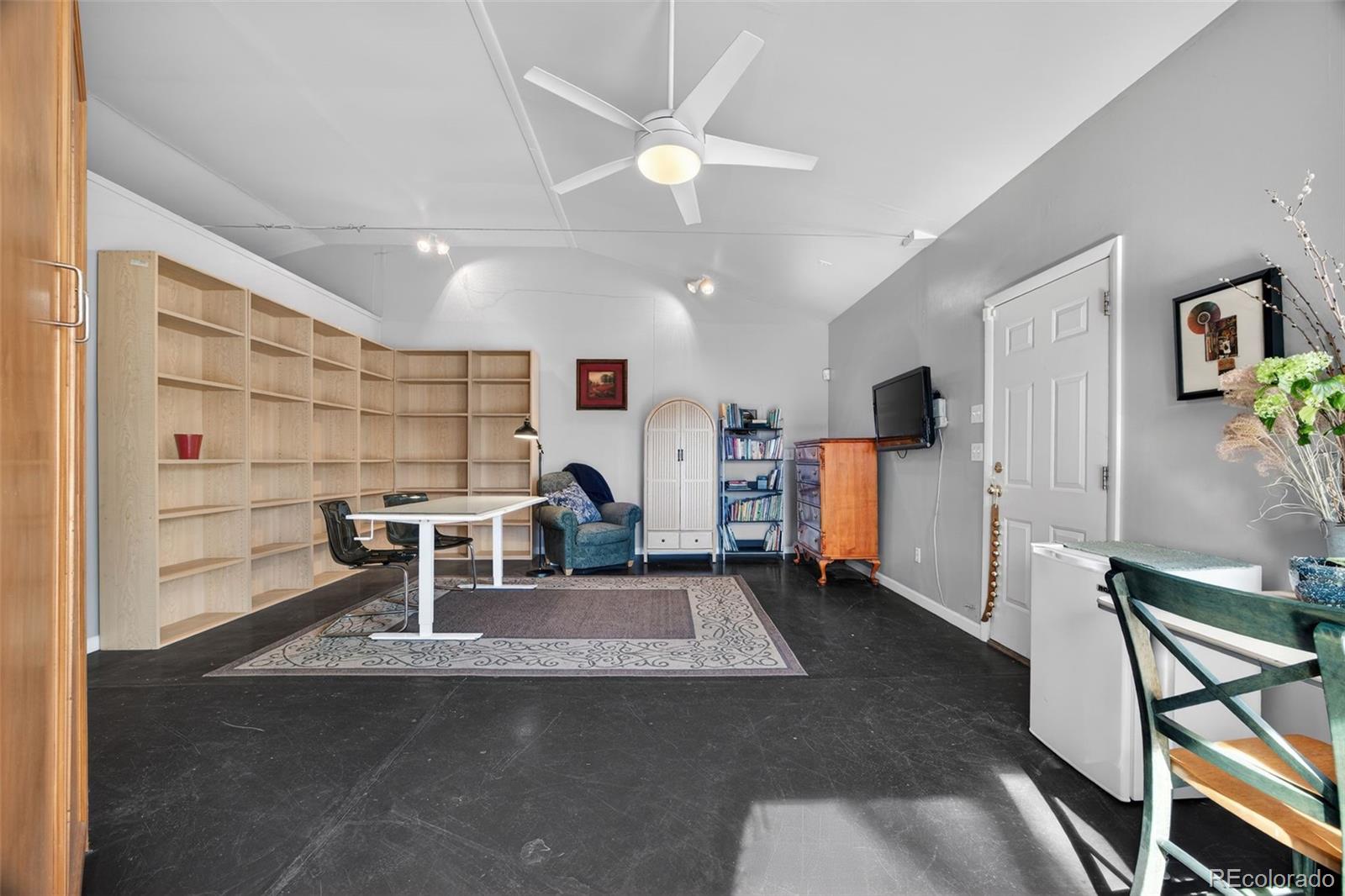 5641 S Hickory Street