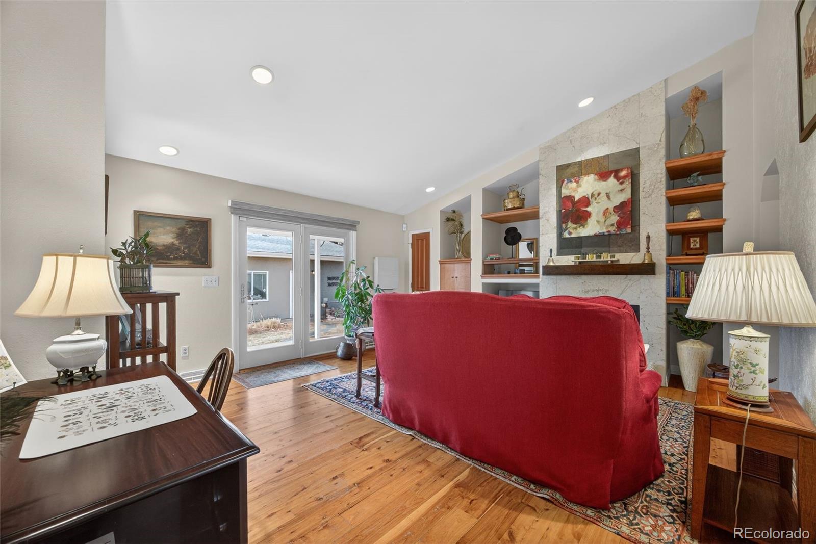 5641 S Hickory Street