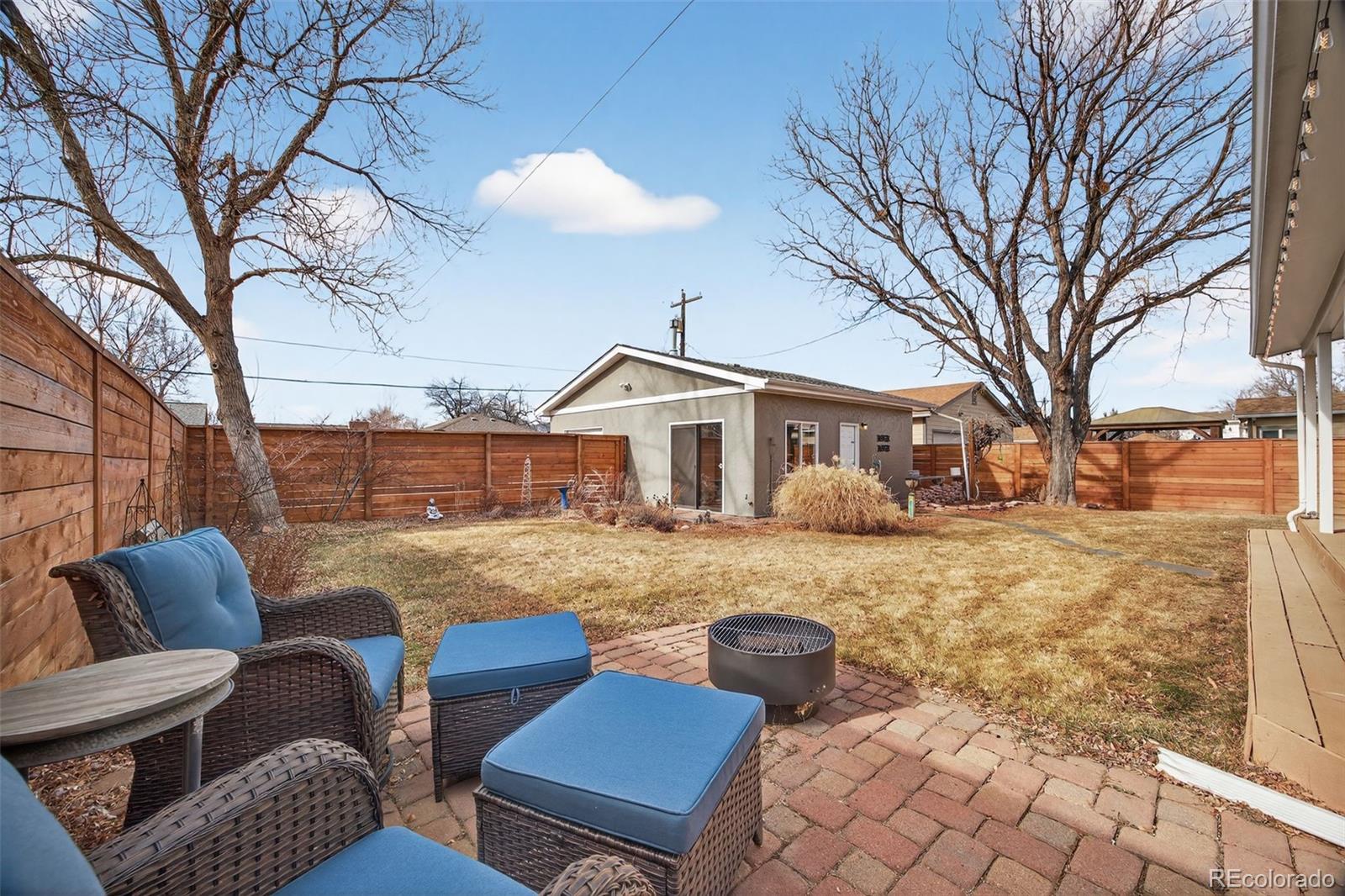 5641 S Hickory Street