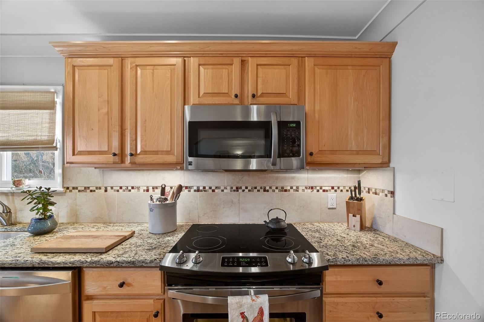 5641 S Hickory Street