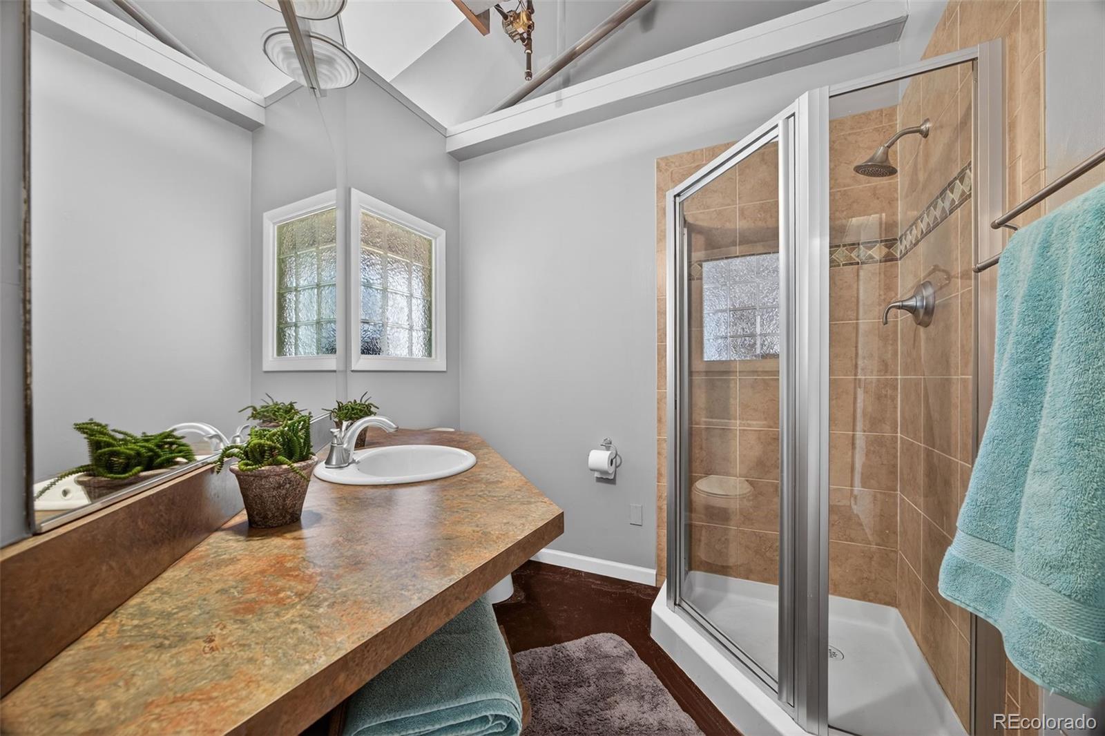 5641 S Hickory Street