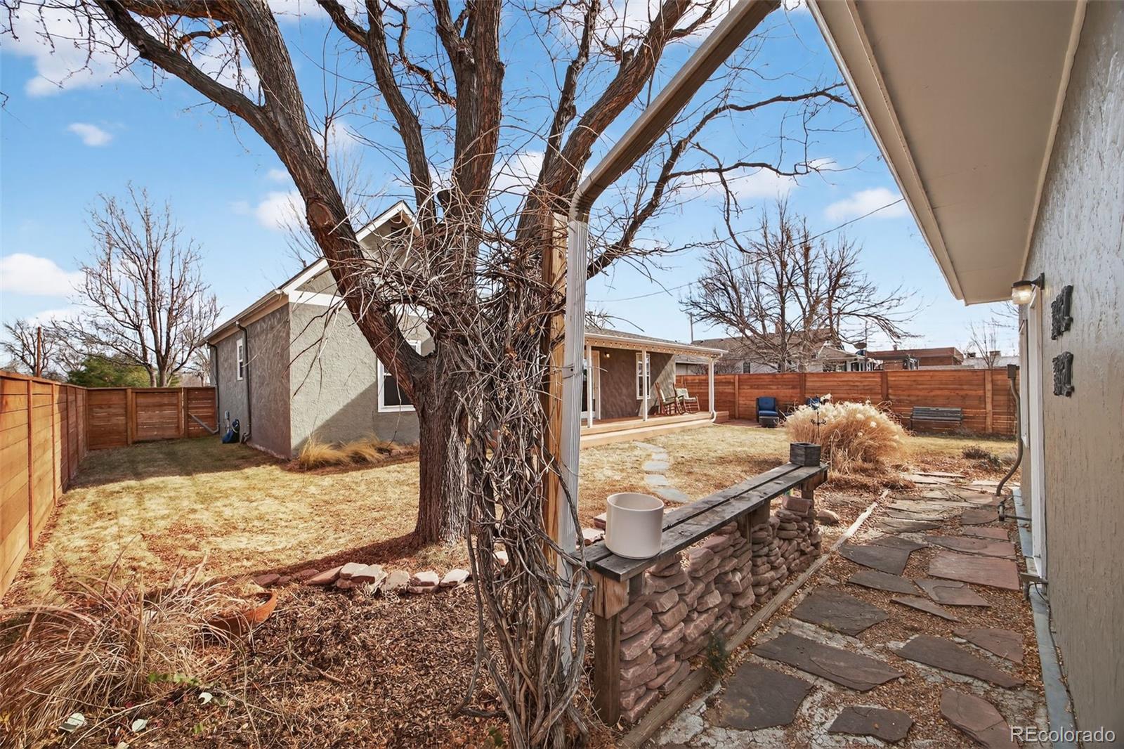 5641 S Hickory Street