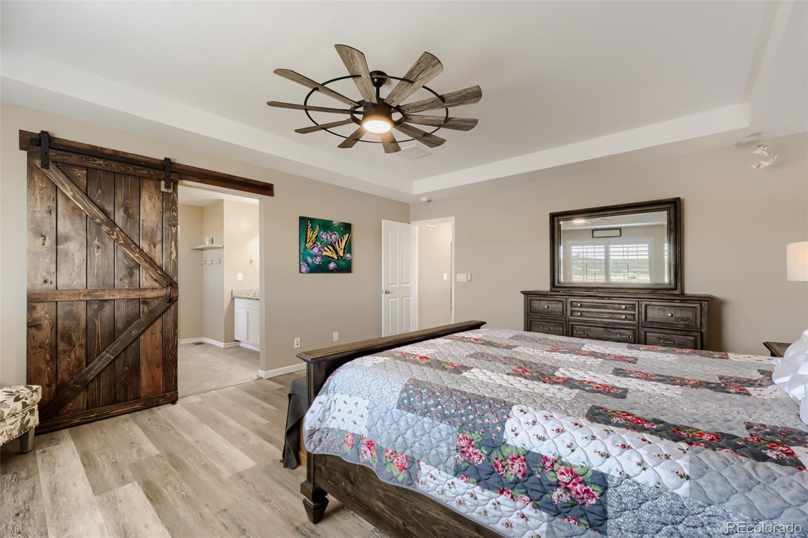 5926 Echo Hollow Street