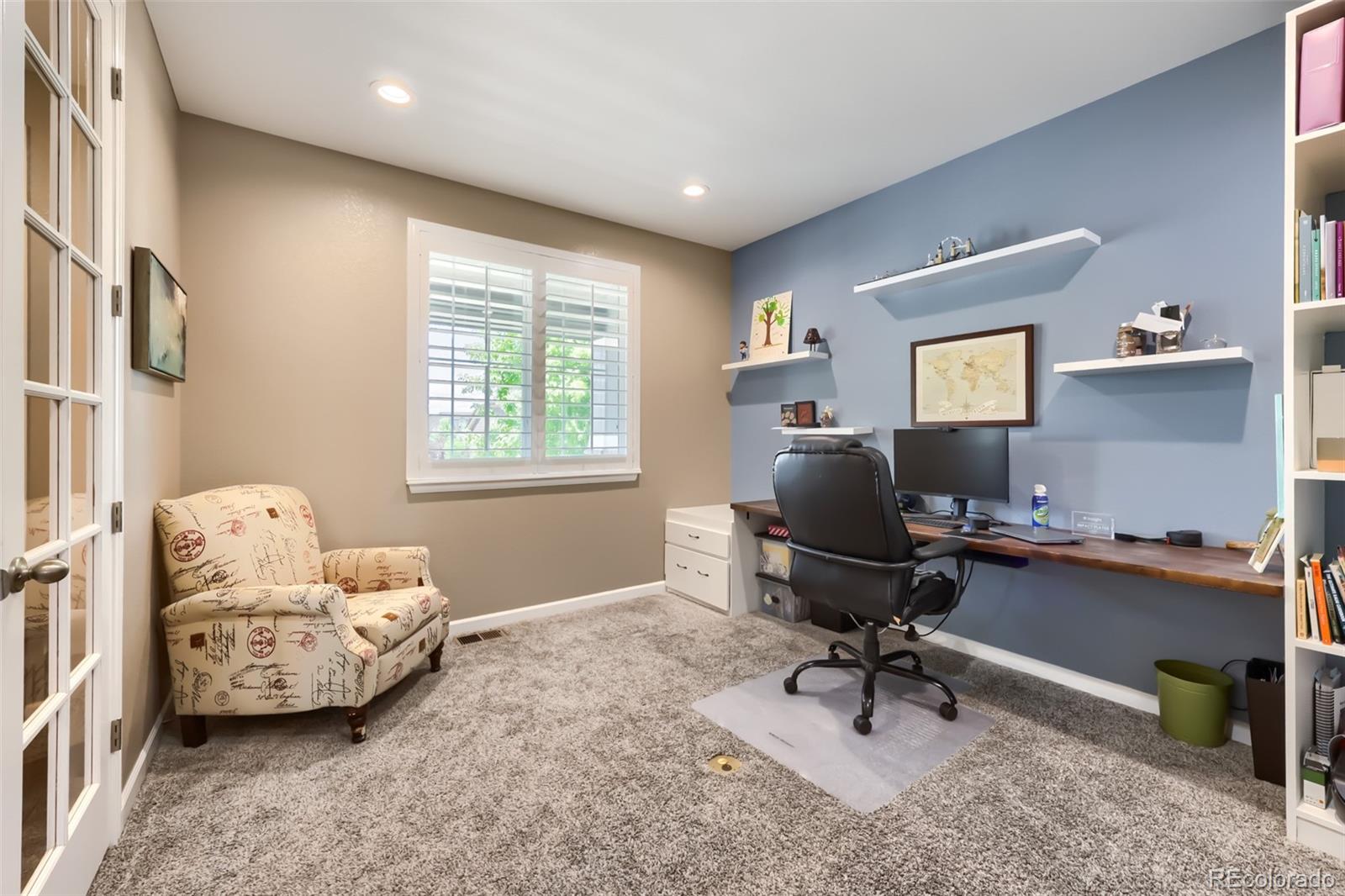 5926 Echo Hollow Street