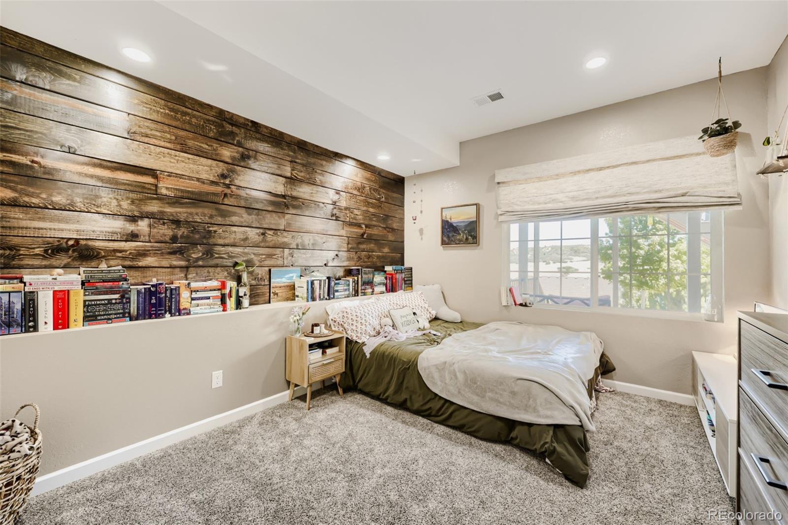 5926 Echo Hollow Street