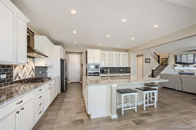 5926 Echo Hollow Street