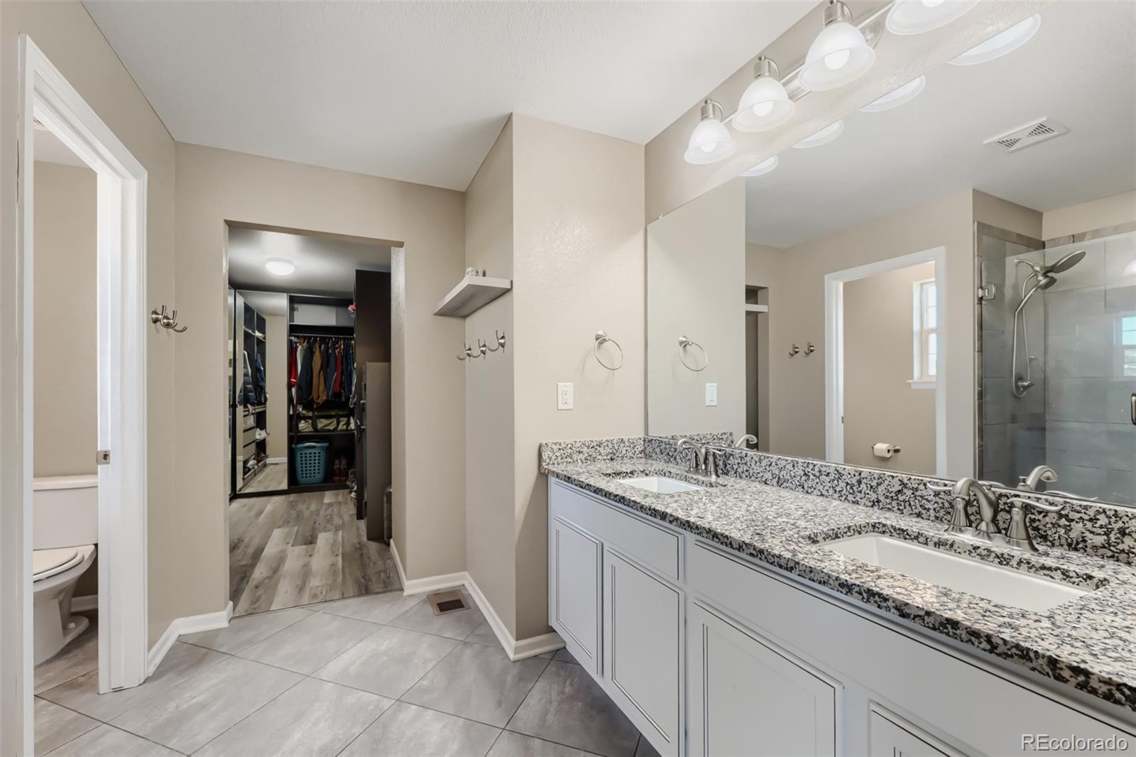 5926 Echo Hollow Street
