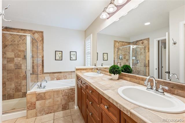 1073 Roslyn Court