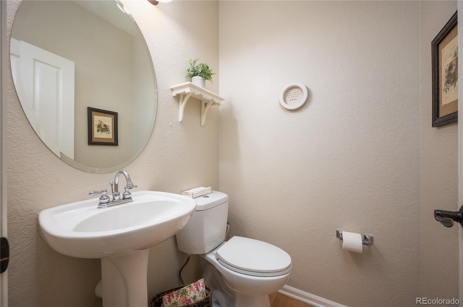 1073 Roslyn Court