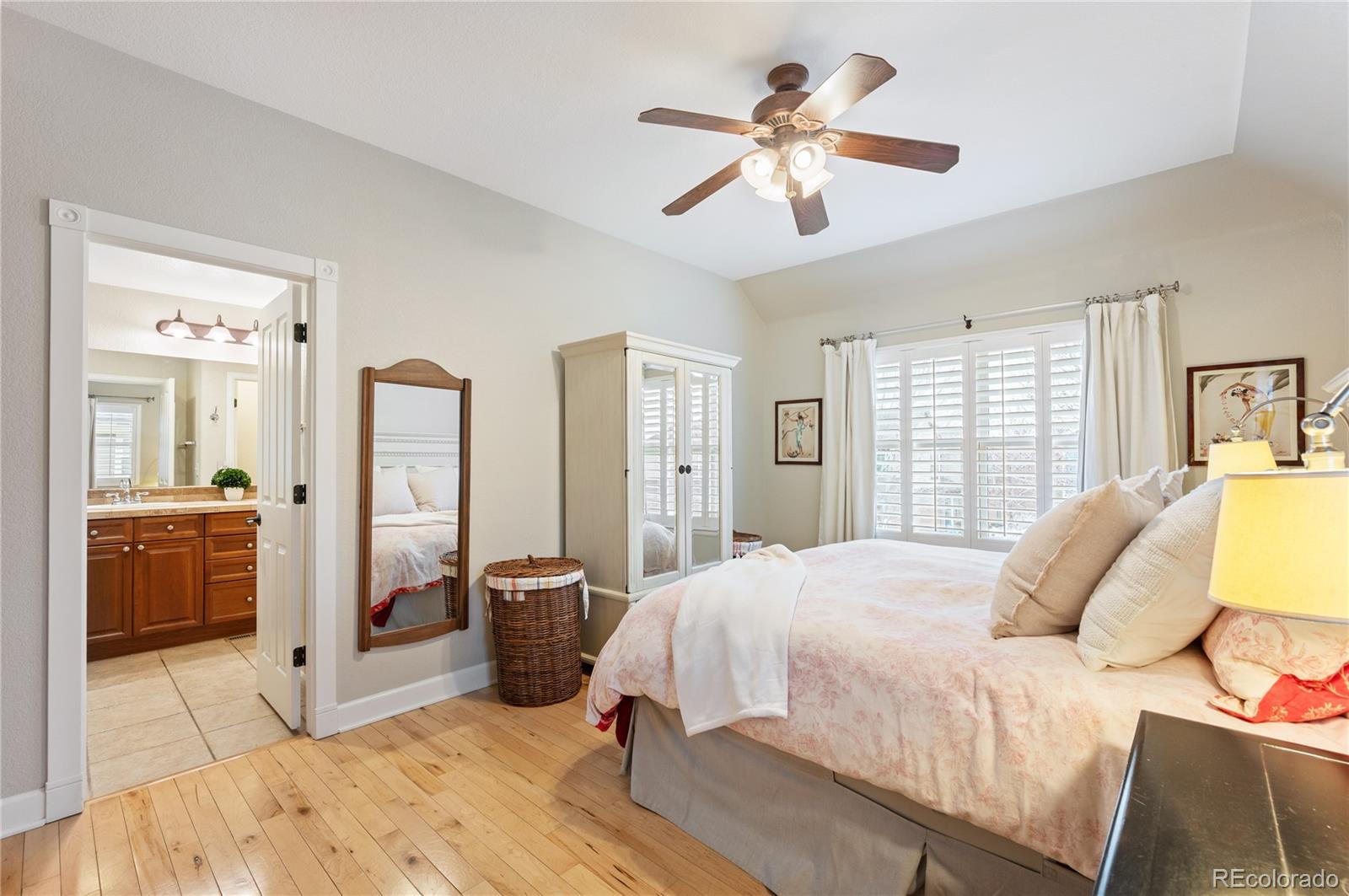 1073 Roslyn Court