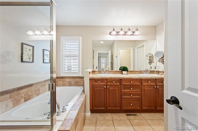 1073 Roslyn Court