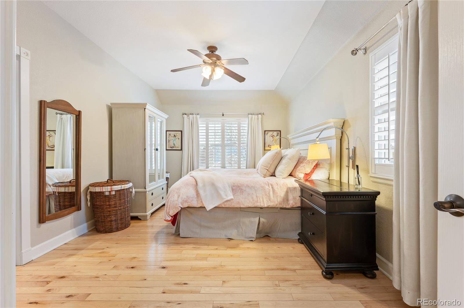 1073 Roslyn Court