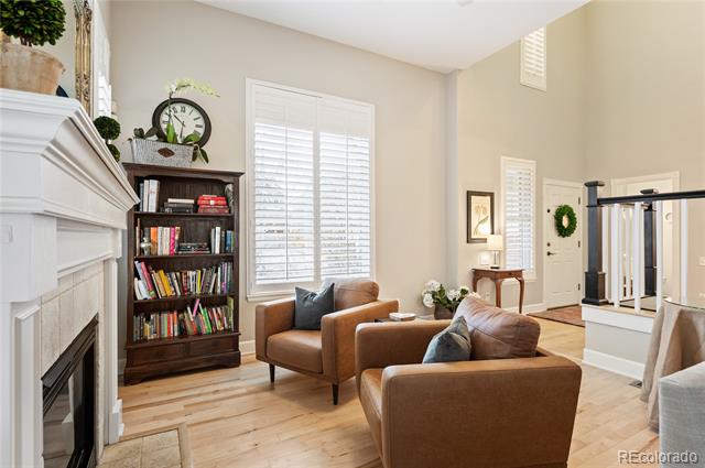 1073 Roslyn Court