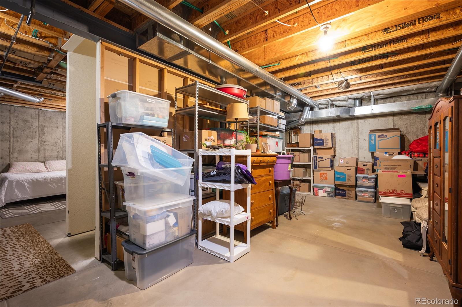 1073 Roslyn Court