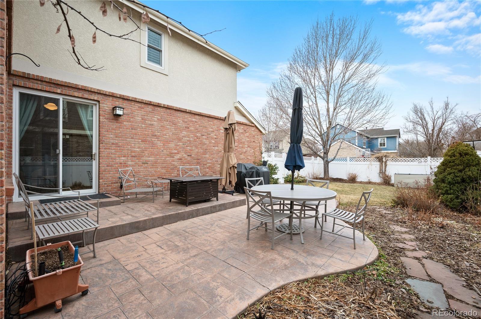1073 Roslyn Court
