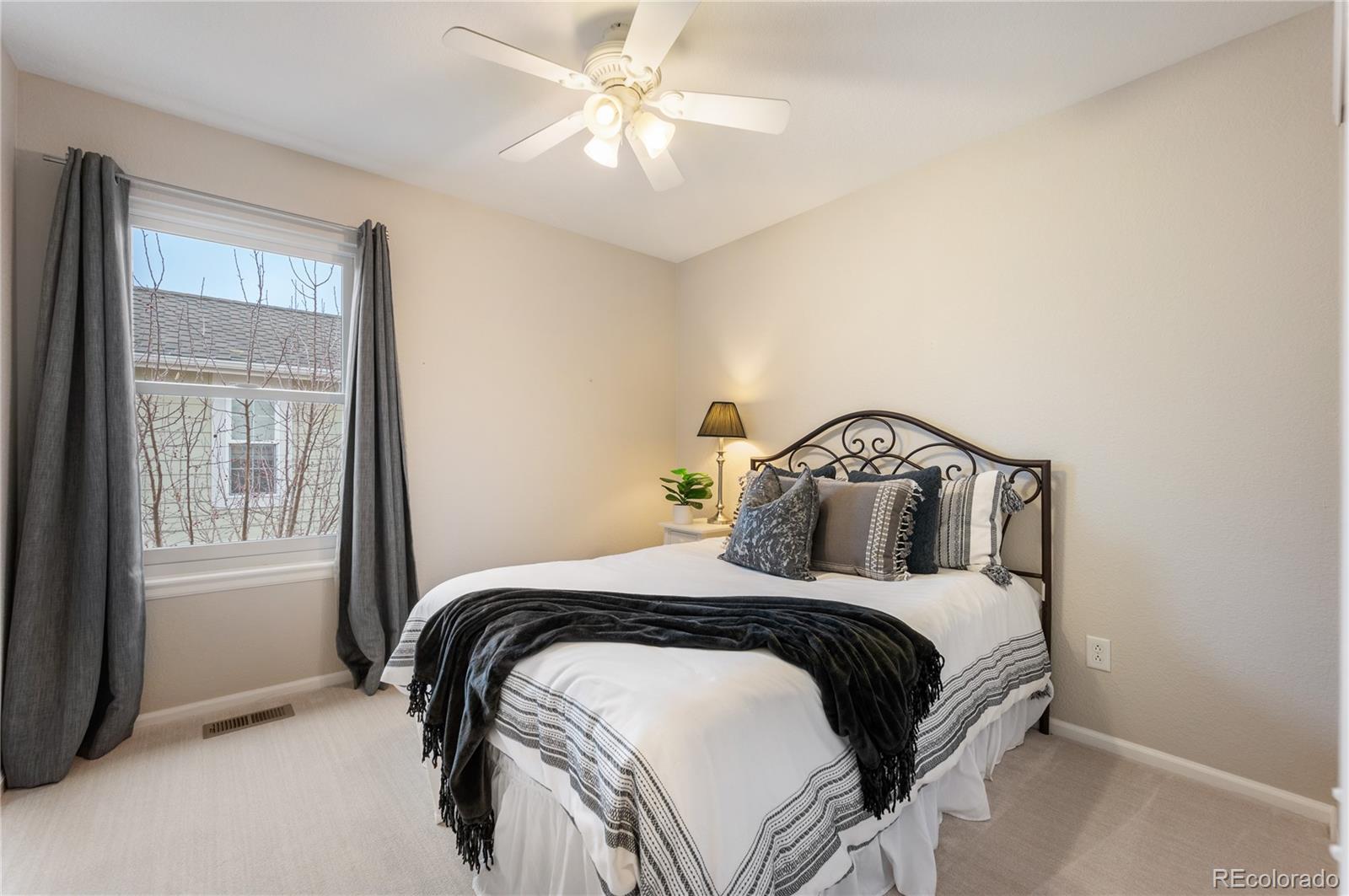 1073 Roslyn Court