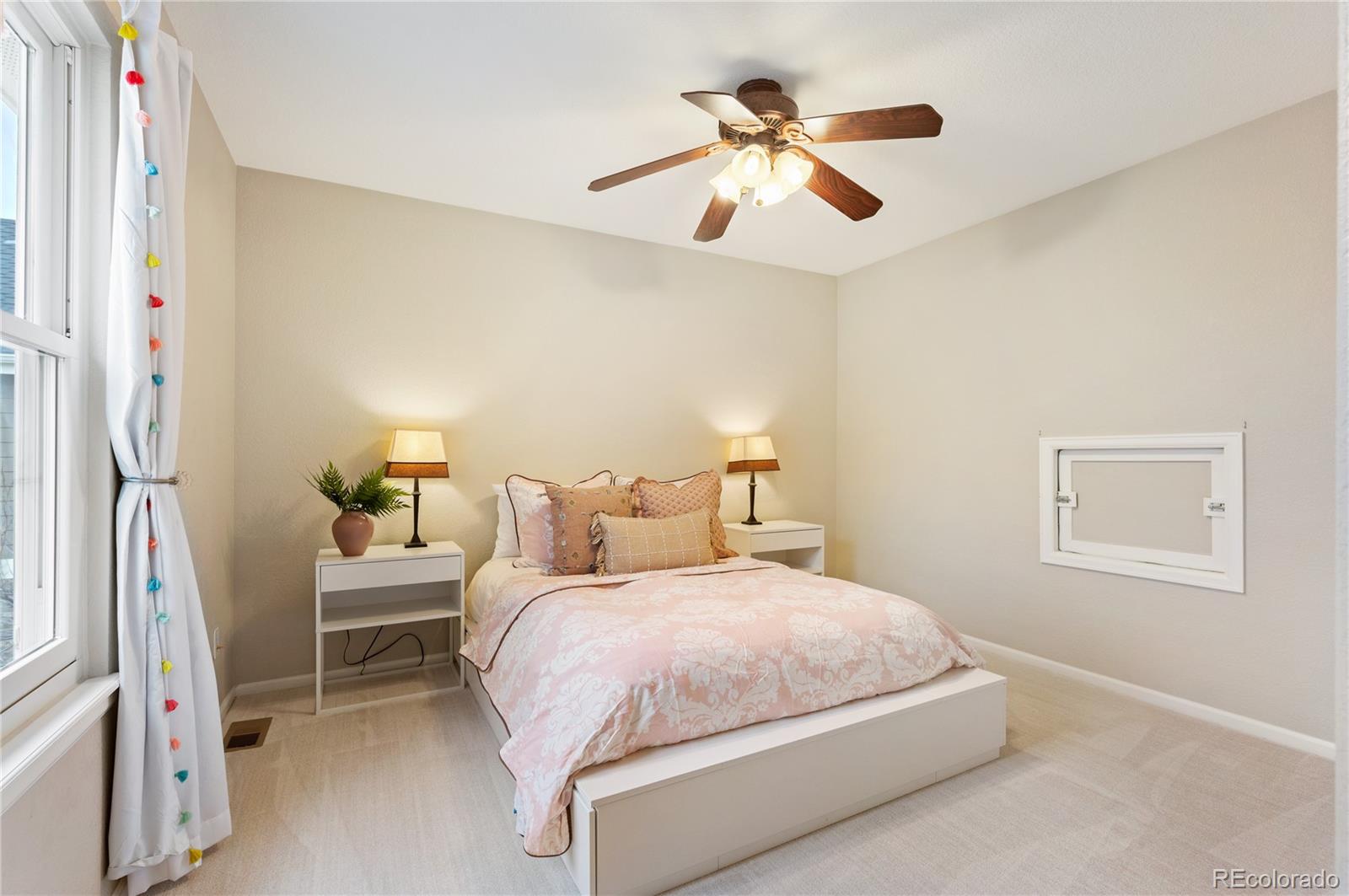 1073 Roslyn Court
