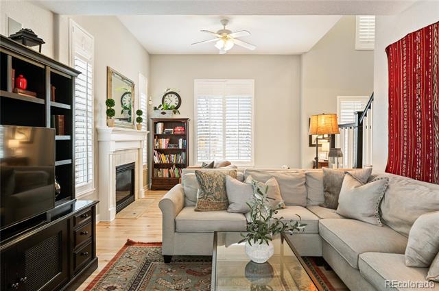 1073 Roslyn Court